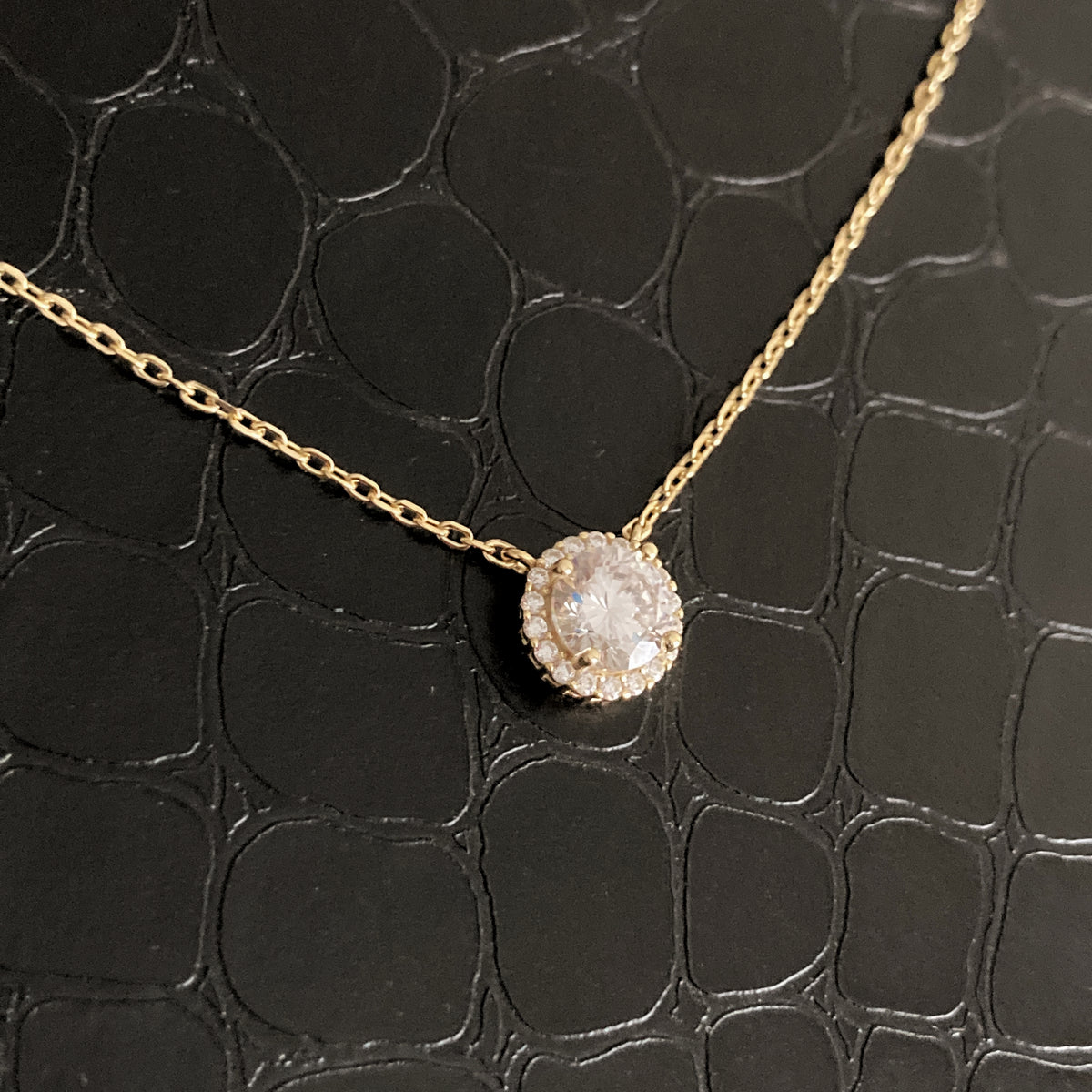 Solitaire diamond choker Clearance